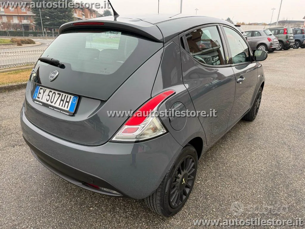 Lancia Ypsilon 2015 photo 4