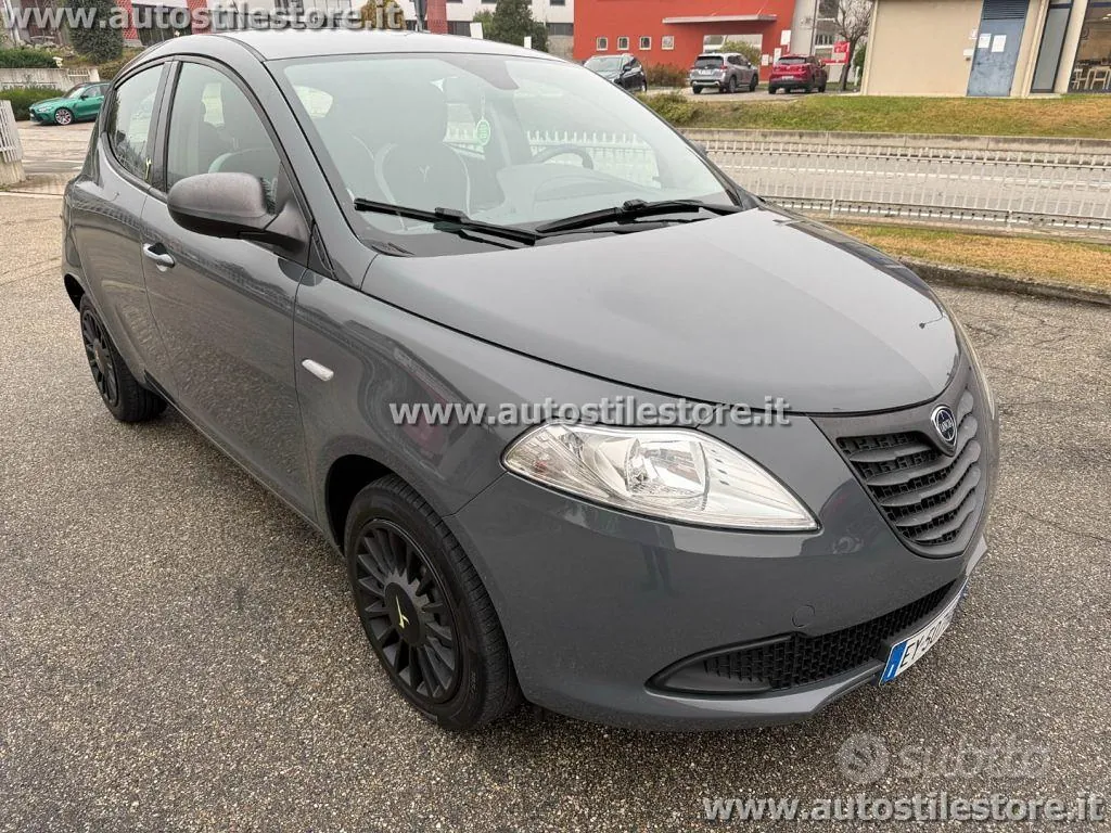 Lancia Ypsilon 2015 photo 3