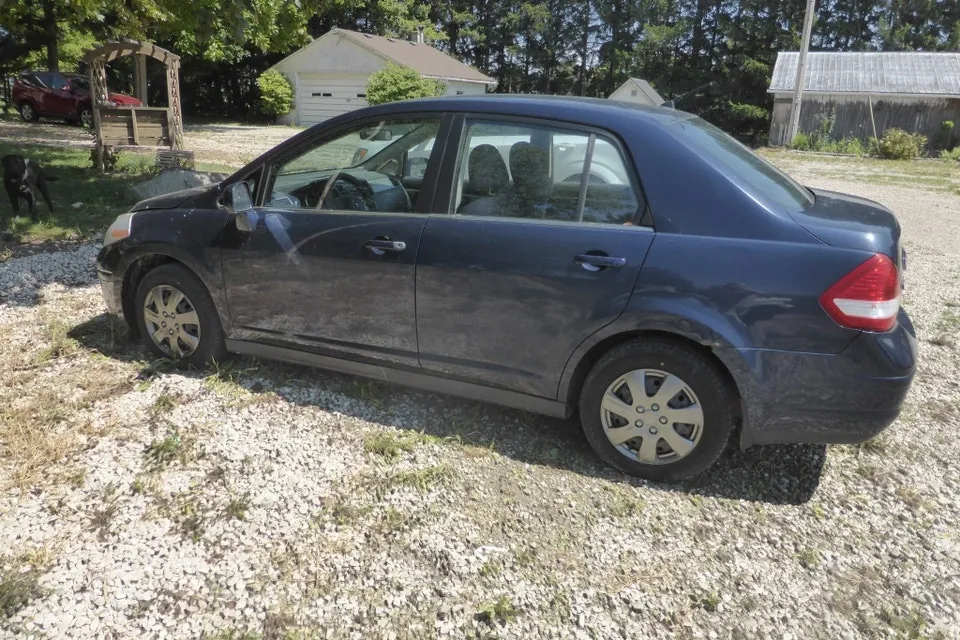 Nissan Versa 2007 photo 2