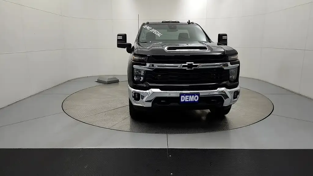 Chevrolet Silverado 2500 2026 photo 3