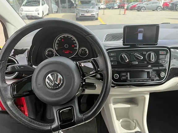 Volkswagen Up 2013 photo 4