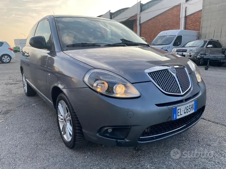 Lancia Ypsilon 2012 photo 2