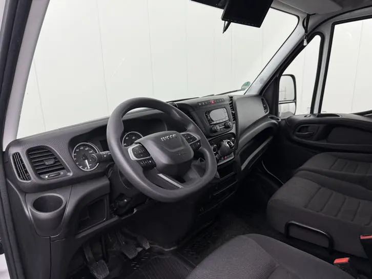 Iveco Daily 2023 photo 3