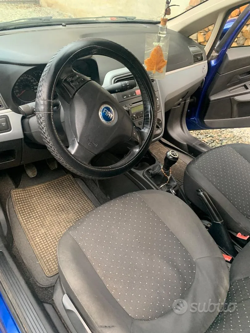 Fiat Grande Punto 2006 photo 5