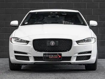 Jaguar Xe 2016 photo 5