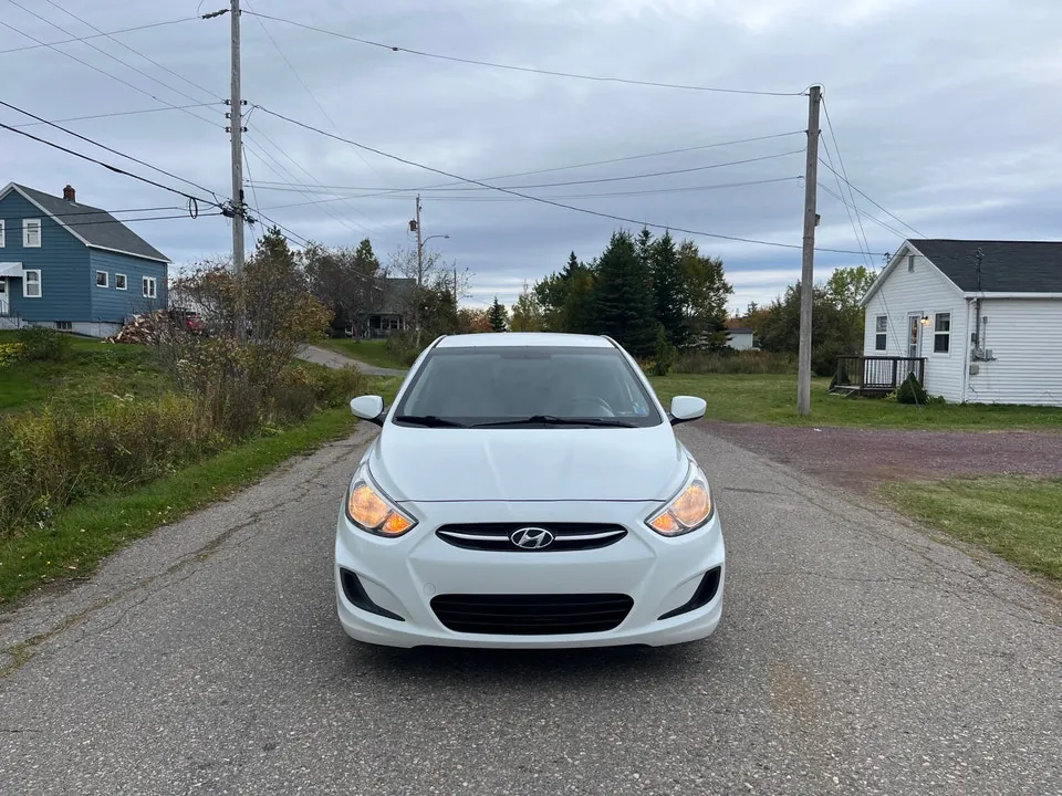 Hyundai Accent 2016 photo 2