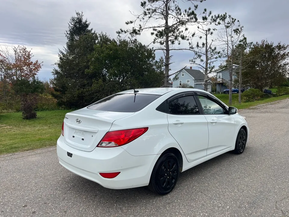Hyundai Accent 2016 photo 4