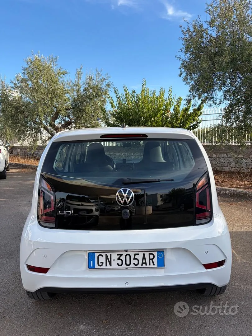 Volkswagen Up 2023 photo 5
