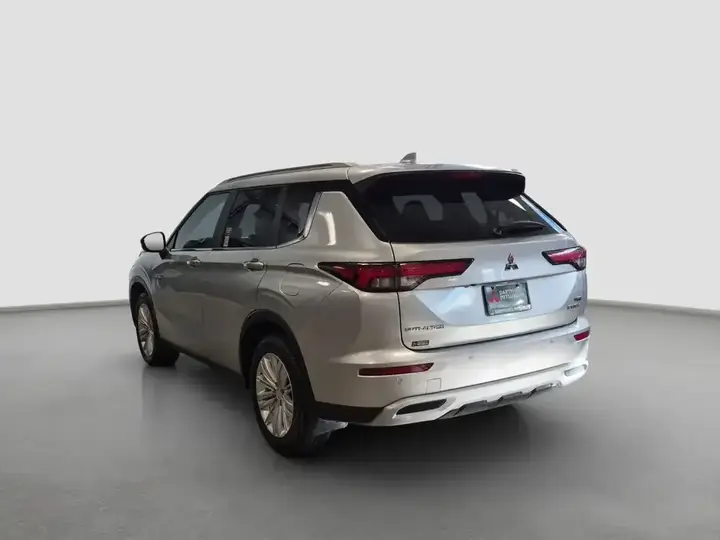 Mitsubishi Outlander 2025 photo 4