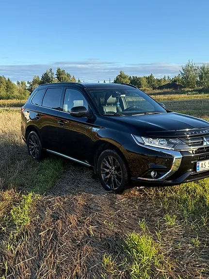 Mitsubishi Outlander 2018 photo 2