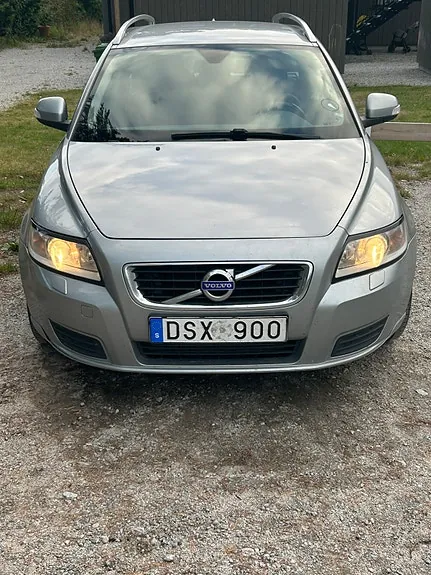 Volvo V50 2012 photo 2