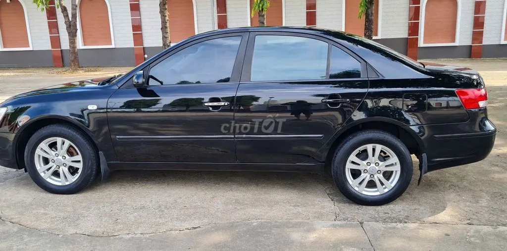 Hyundai Sonata 2009 photo 2