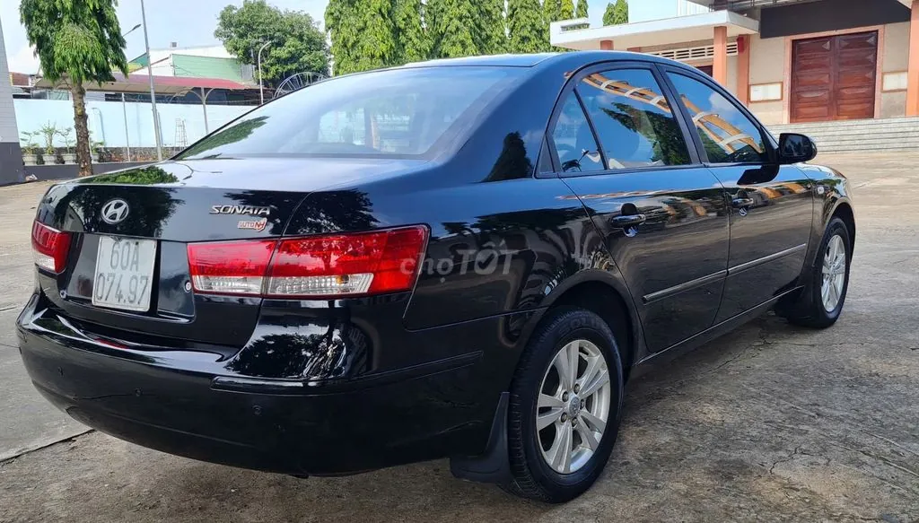 Hyundai Sonata 2009 photo 4
