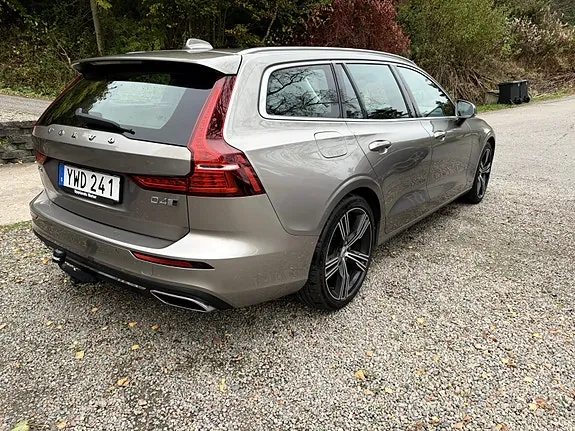 Volvo V60 2019 photo 4