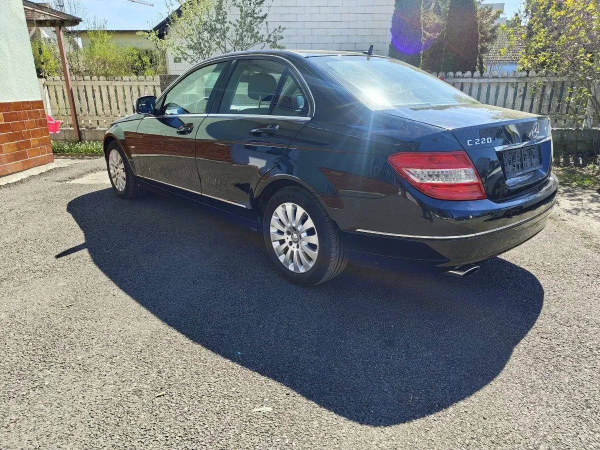 Mercedes-Benz C-Class 2007 photo 2