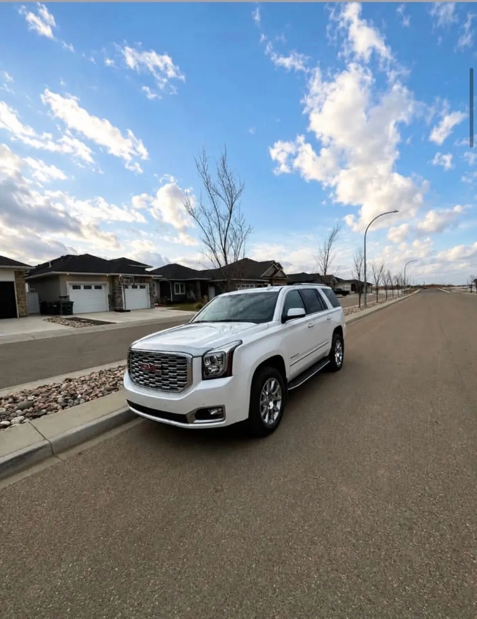 GMC Yukon 2018 photo 2