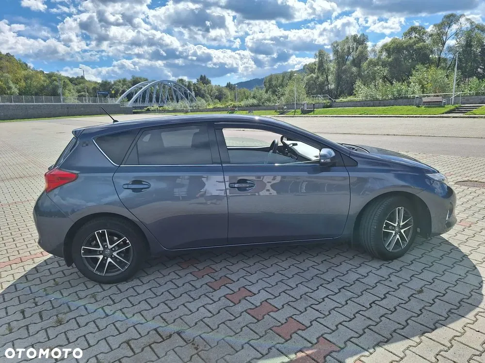 Toyota Auris 2015 photo 5