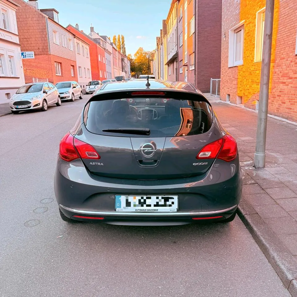 Opel Astra J