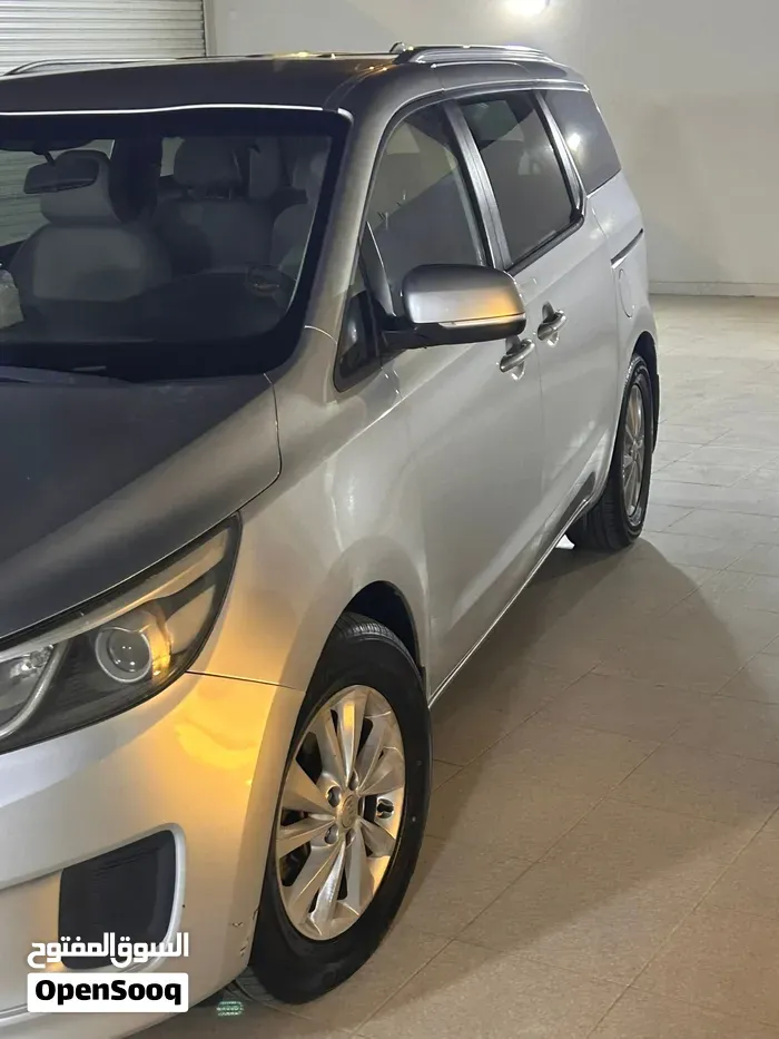 Kia Carnival 2016 photo 2