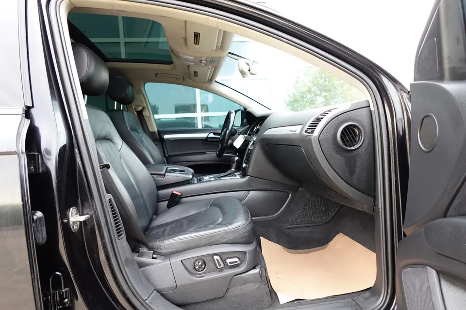 Audi Q7 2015 photo 2