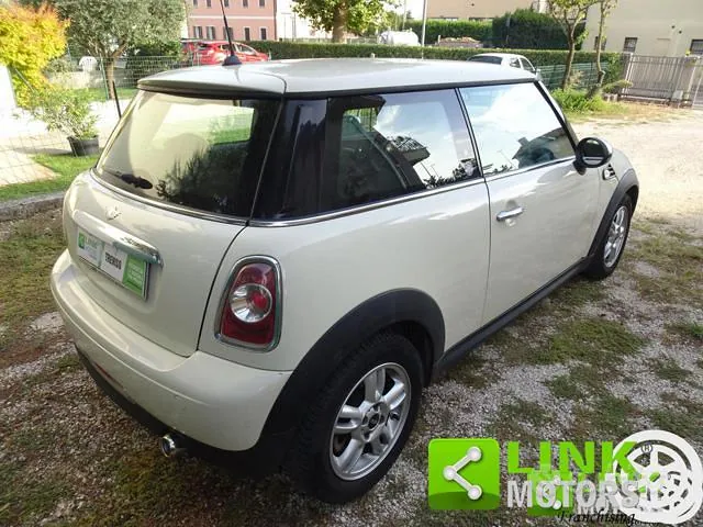 Mini One 2012 photo 5