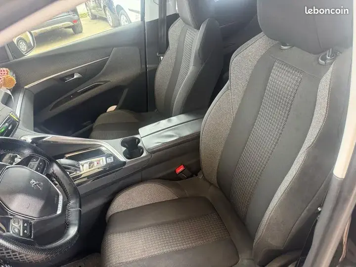 Peugeot 5008 2018 photo 2