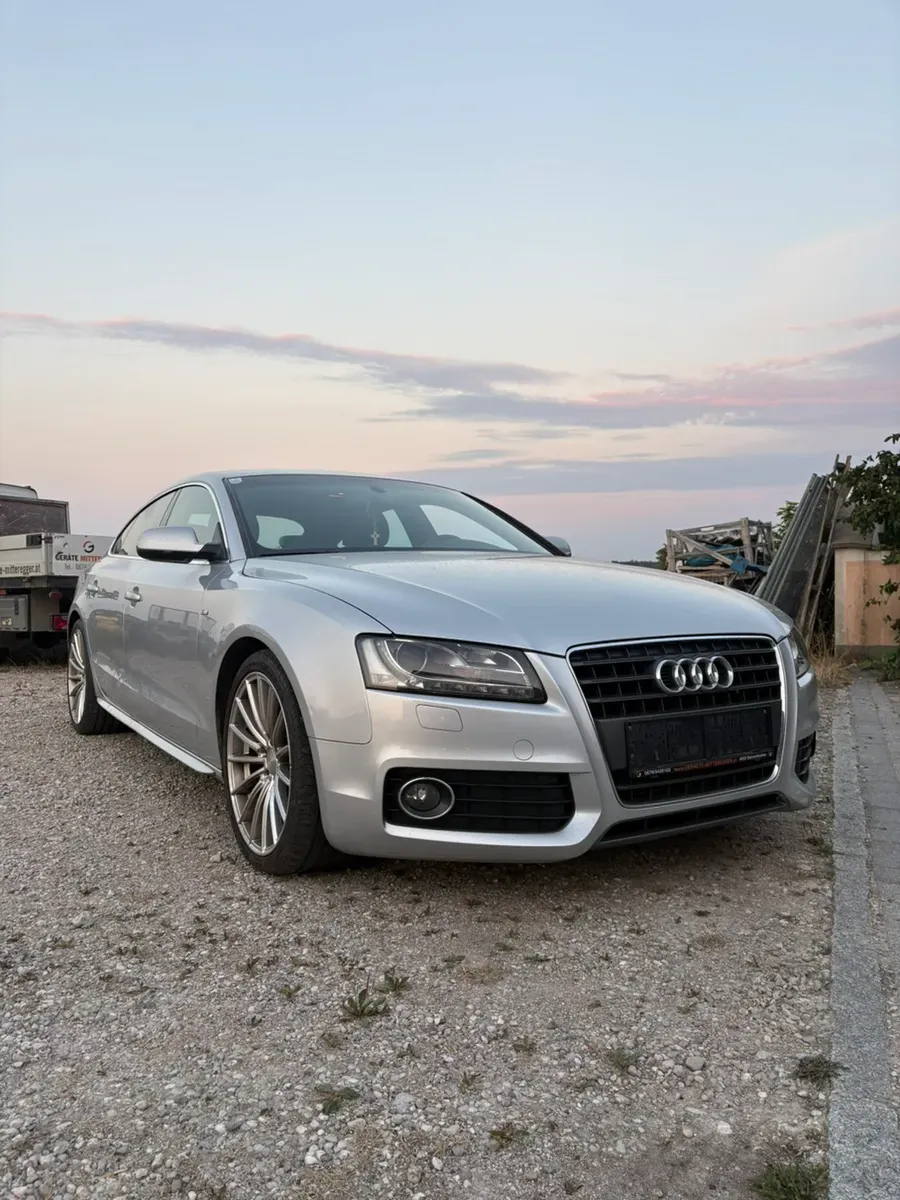 Audi A5 2009 photo 2