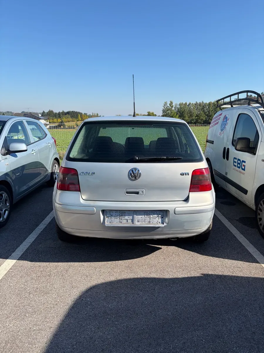Volkswagen Golf 2000 photo 2