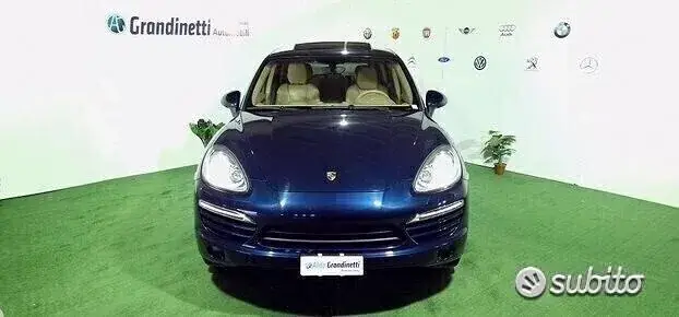 Porsche Cayenne 2010 photo 2