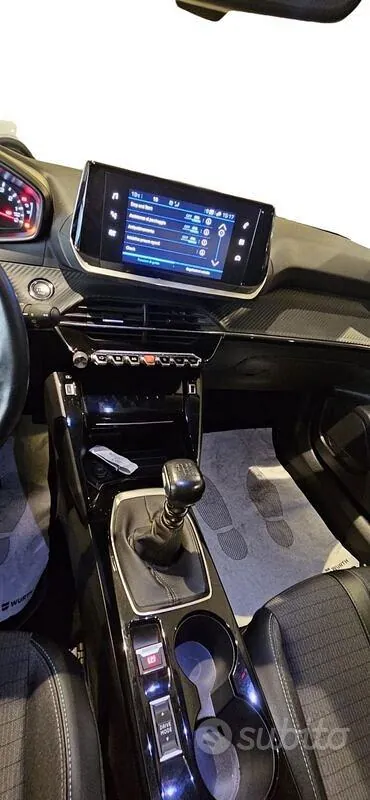 Peugeot 2008 2021 photo 2