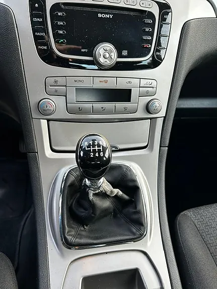 Ford Galaxy 2009 photo 3