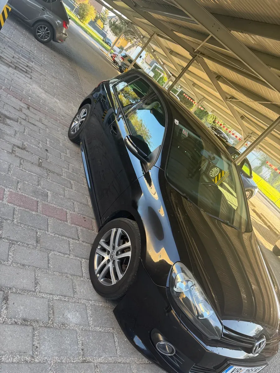 Volkswagen Golf 2010 photo 3