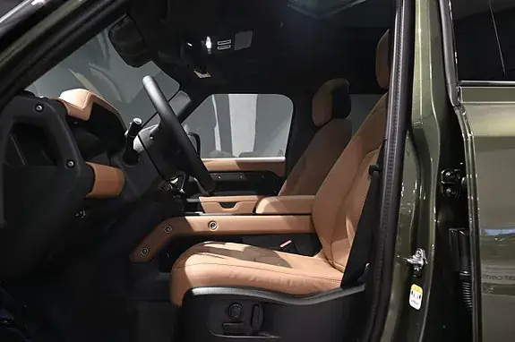 Land Rover Defender 110 2027 photo 2