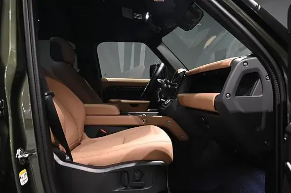 Land Rover Defender 110 2027 photo 4