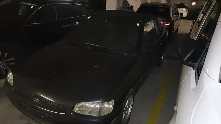 Ford Escort 1995 photo 2