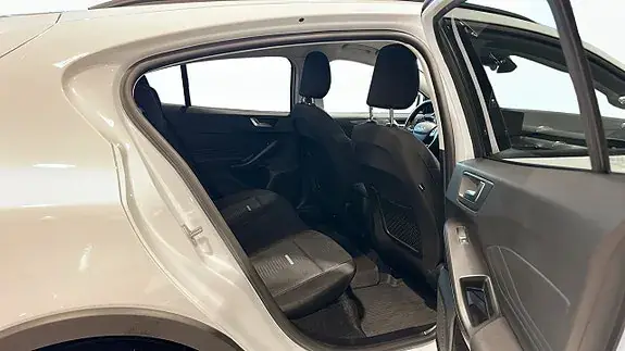 Ford Focus 2024 photo 5