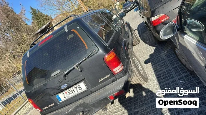 Ford Explorer 2002 photo 3