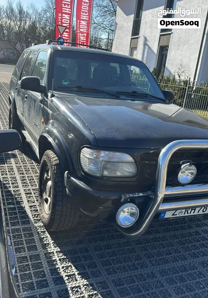 Ford Explorer 2002 photo 2