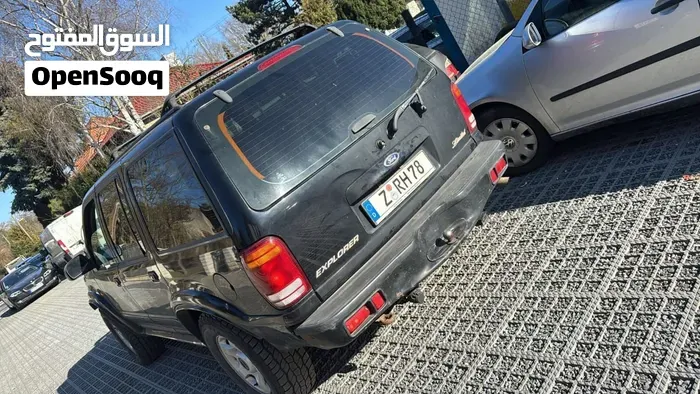 Ford Explorer 2002 photo 4