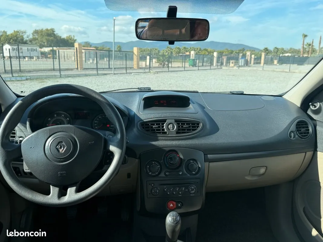 Renault Clio 2007 photo 3