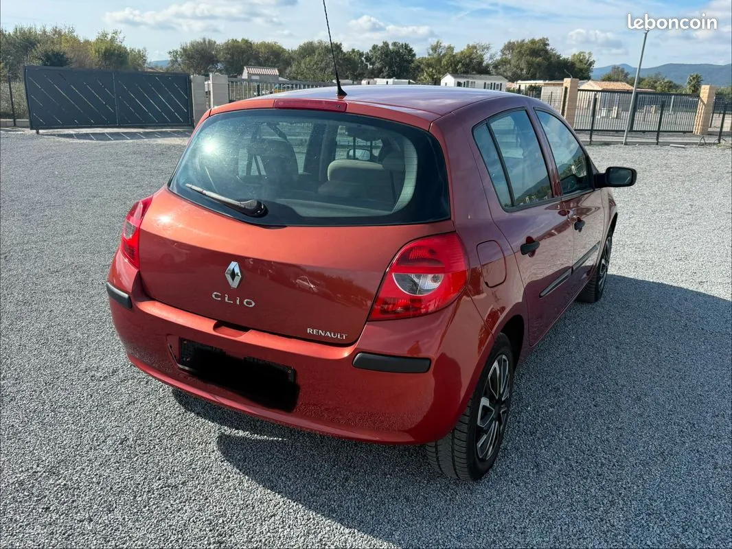 Renault Clio 2007 photo 2