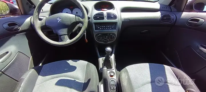 Peugeot 206 2005 photo 5