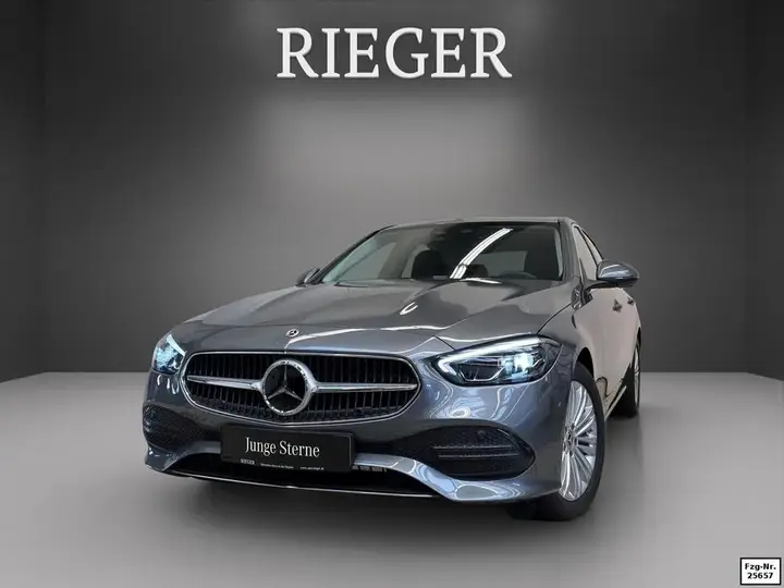 Mercedes-Benz C200