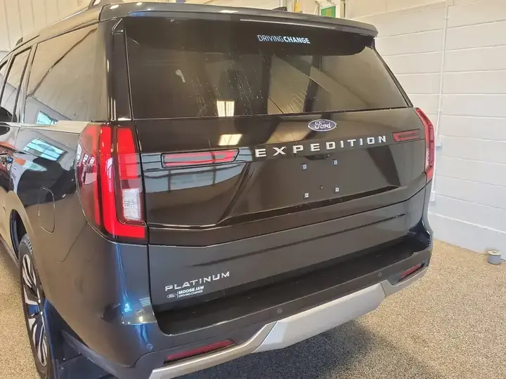 Ford Expedition 2025 photo 3
