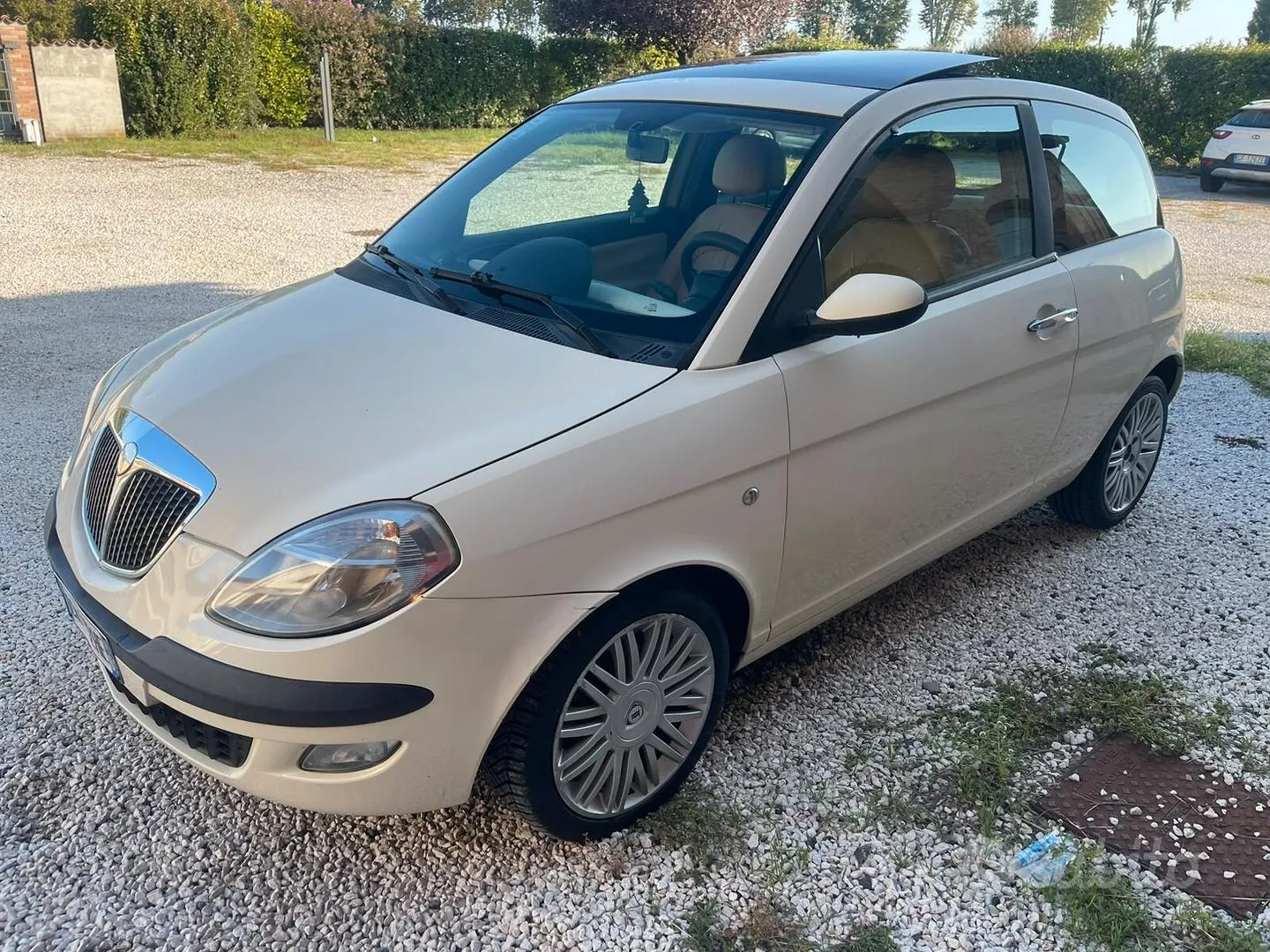 Lancia Ypsilon