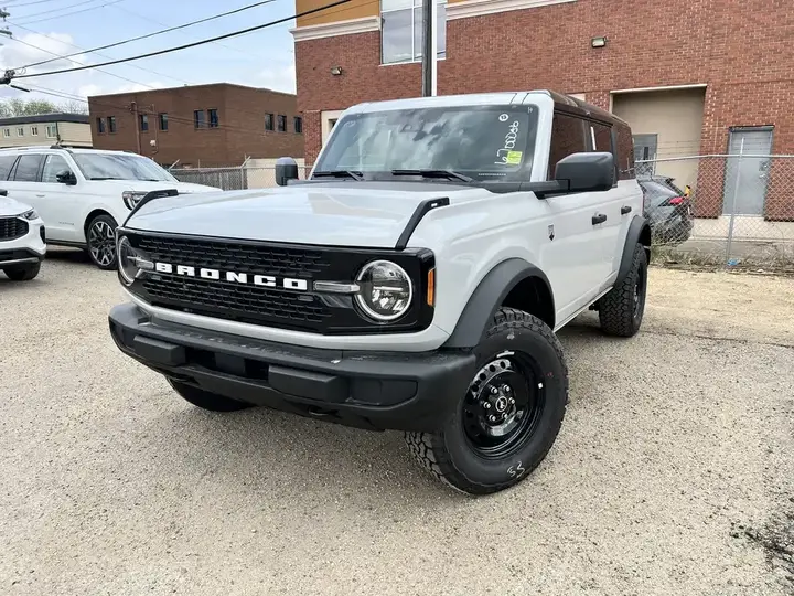 Ford Bronco 2026 photo 2