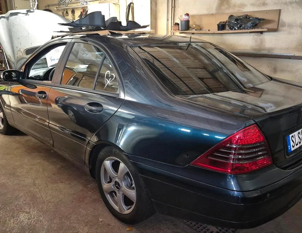 Mercedes-Benz C180