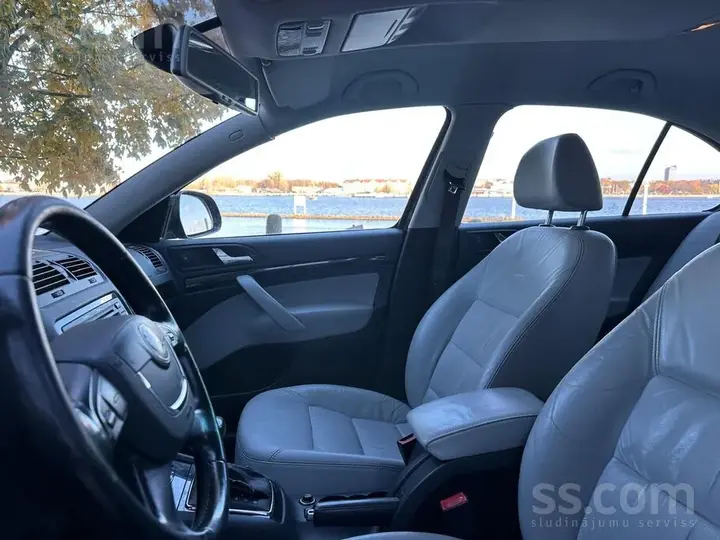 Skoda Octavia 2010 photo 5