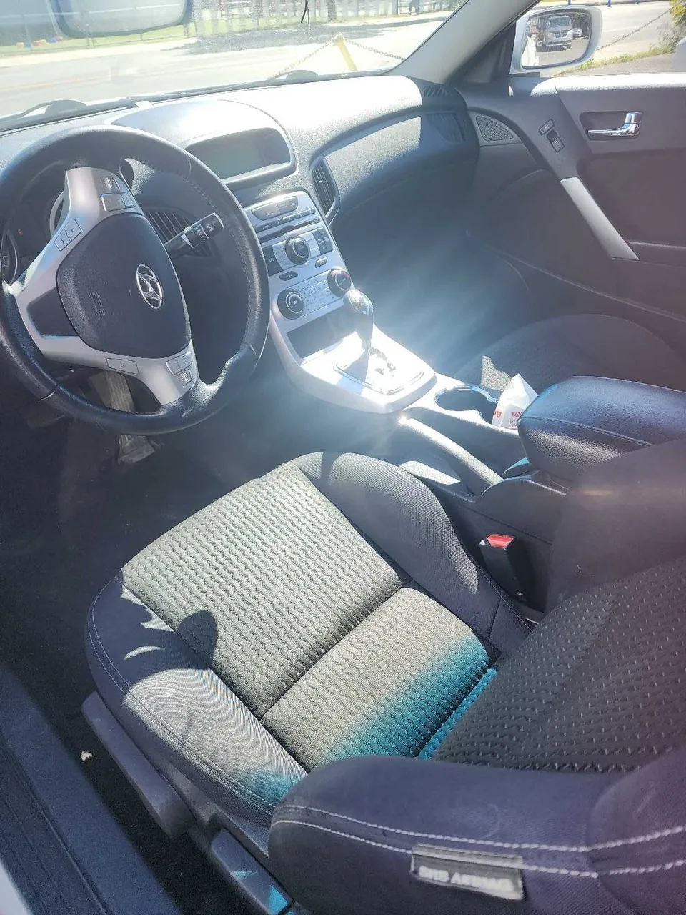 Hyundai Genesis 2010 photo 5