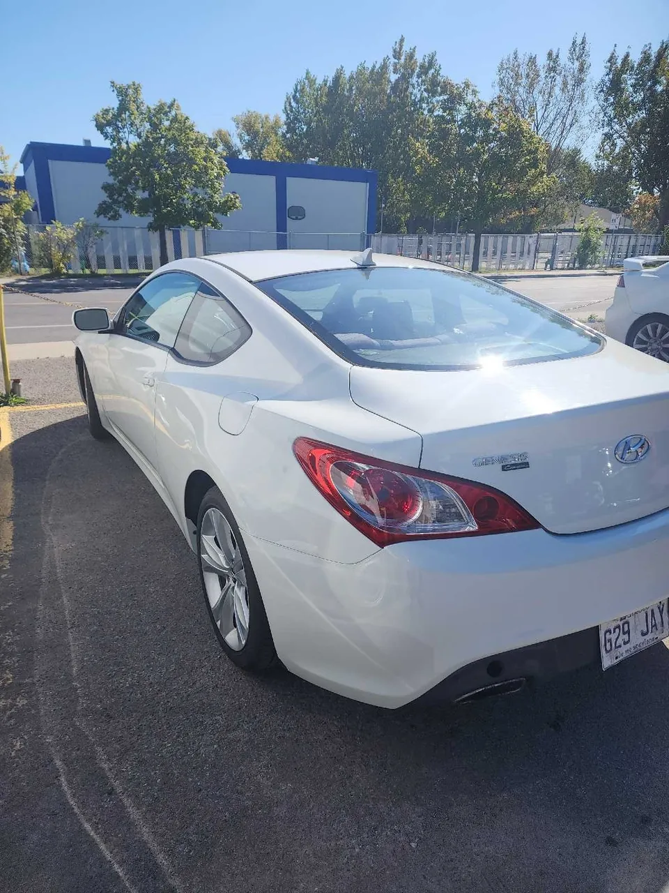 Hyundai Genesis 2010 photo 4